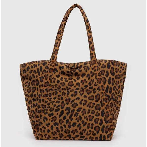 BAGGU Handbags - NWT Baggu Cloud Bag - Leopard